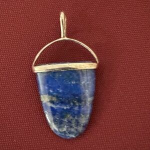LAPIS PENDANT IN UNIQUE SILVER SETTING